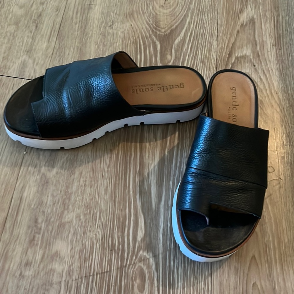 Gentle Souls by Kenneth Cole Platform Sandals